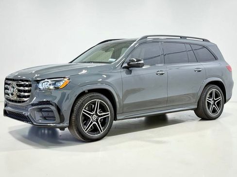 Used 2026 Mercedes-Benz GLS 450 4MATIC image 9