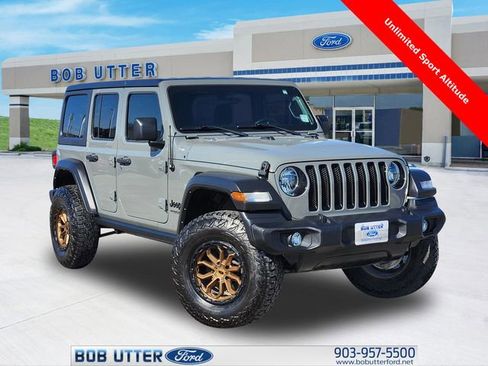 Used 2022 Jeep Wrangler Unlimited Sport image 1