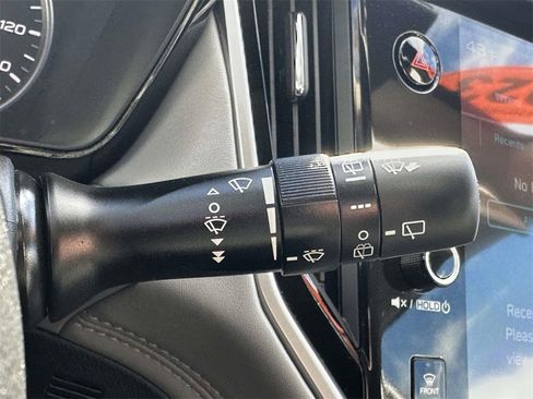 Used 2023 Subaru Outback Premium image 32