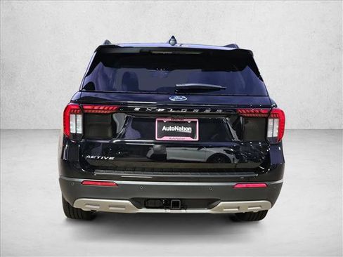 New 2025 Ford Explorer Active w/ Active Comfort Package image 8