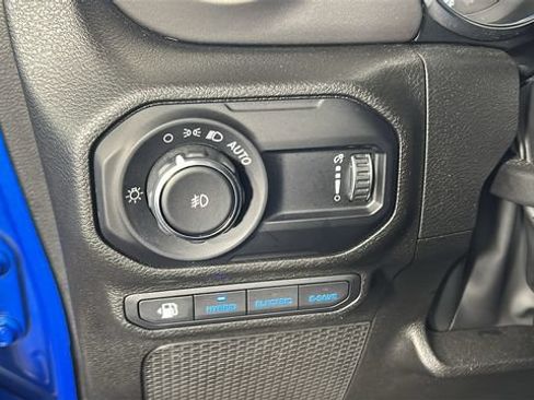 Used 2023 Jeep Wrangler Unlimited w/ Cold Weather Group AWD/4WD image 18