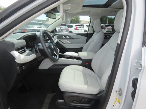 Certified 2025 Ford Explorer Platinum w/ Ultimate Package RWD image 26