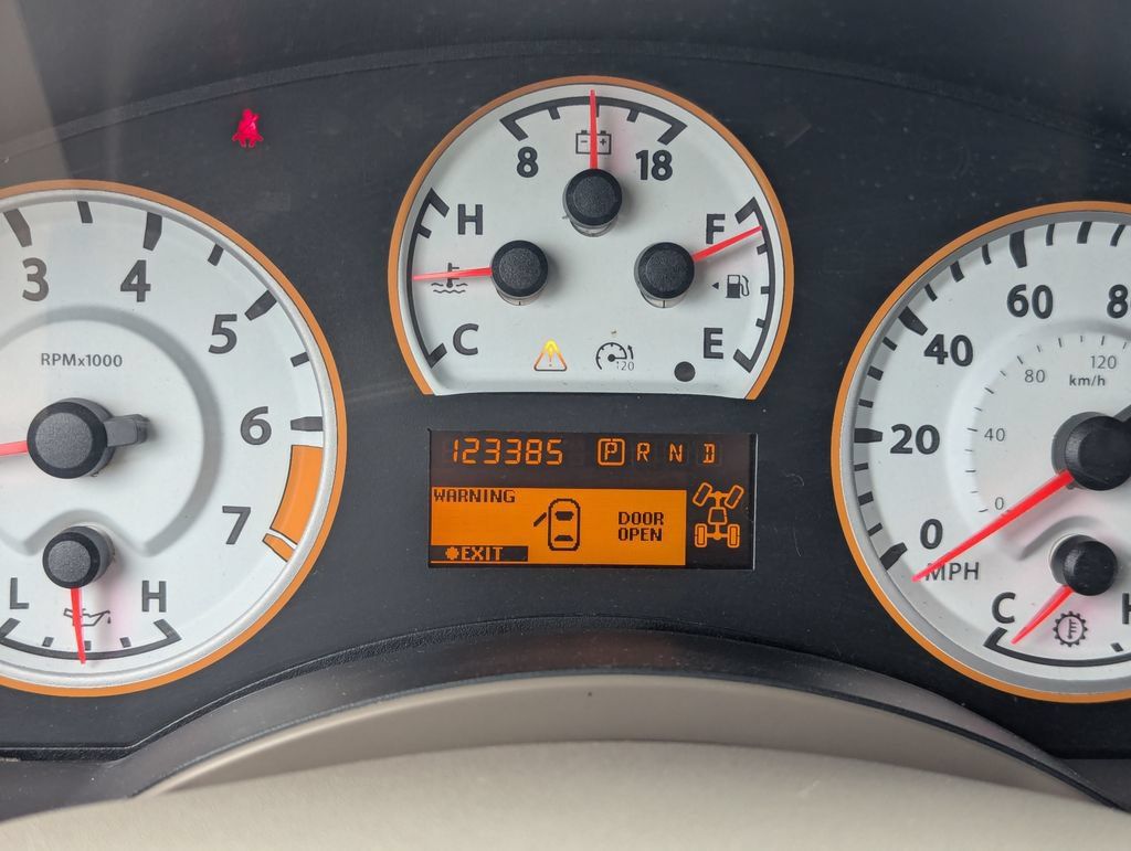 Used 2013 Nissan Titan 4x4 Crew Cab image 22