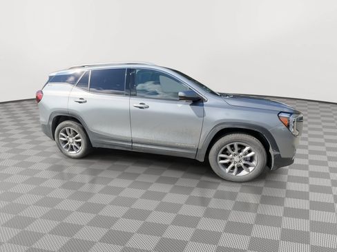 Used 2024 GMC Terrain SLT AWD/4WD image 9