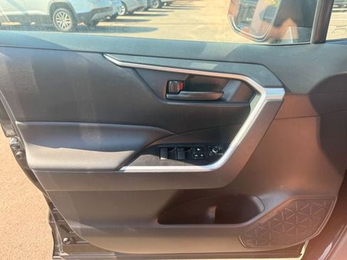 Used 2025 Toyota RAV4 LE AWD/4WD image 7