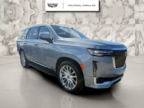 Used 2024 Cadillac Escalade Premium Luxury w/ Performance Package image 7