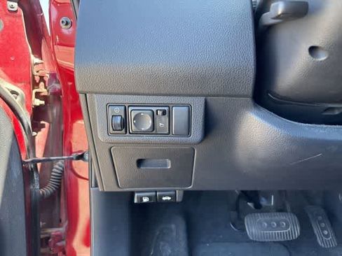 Used 2008 Nissan Versa SL w/ Convenience Pkg image 10