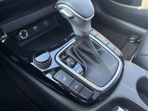 Used 2024 Kia Seltos EX image 23