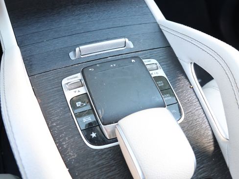 Used 2020 Mercedes-Benz GLE 350 4MATIC image 29