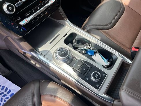 Used 2021 Ford Explorer King Ranch AWD/4WD image 11