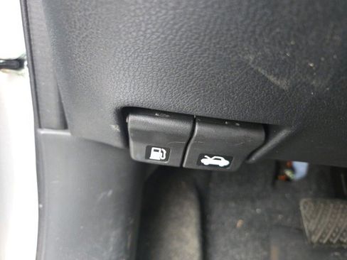 Used 2019 Nissan Versa S Plus image 22