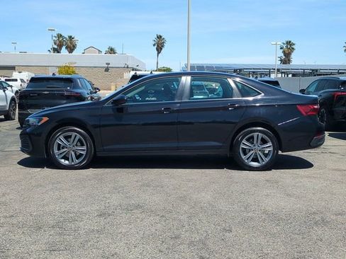 Used 2024 Volkswagen Jetta SE FWD image 5