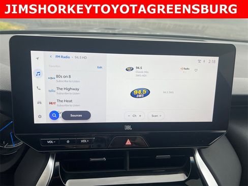 Used 2024 Toyota Venza XLE image 19