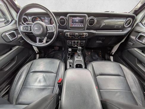 Used 2020 Jeep Wrangler Unlimited Sahara image 25