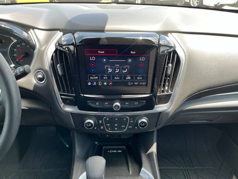 Used 2023 Chevrolet Traverse LT FWD image 10