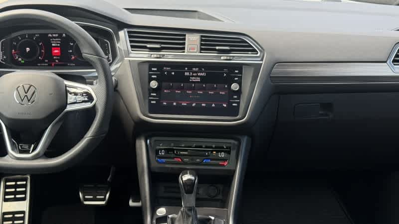 Used 2022 Volkswagen Tiguan SEL R-Line AWD/4WD image 25