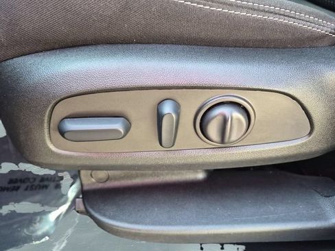 Used 2023 GMC Terrain SLE w/ Driver Convenience Package FWD image 13