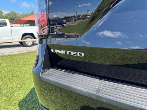 Used 2019 Ford Expedition Limited w/ Equipment Group 301A RWD image 13