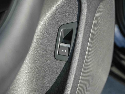 Used 2022 Audi Q7 Premium image 31