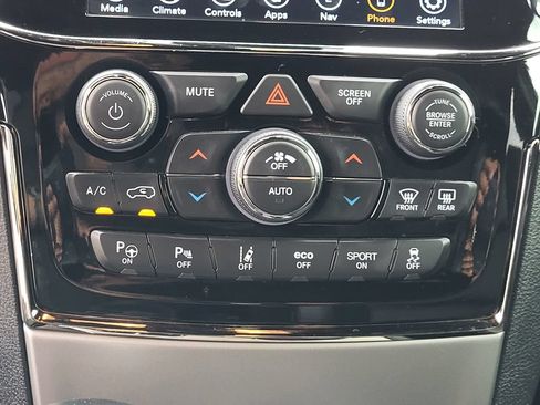 Used 2020 Jeep Grand Cherokee High Altitude AWD/4WD image 22