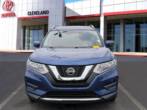 Used 2019 Nissan Rogue S w/ Special Edition Package FWD image 3