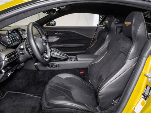 Used 2025 Aston Martin V8 Vantage Coupe image 13