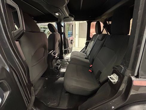 Used 2018 Jeep Wrangler Unlimited Sport S AWD/4WD image 50