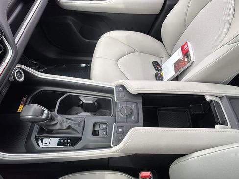 Used 2025 Toyota Grand Highlander AWD image 36