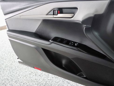 Used 2025 Toyota Camry SE FWD image 20