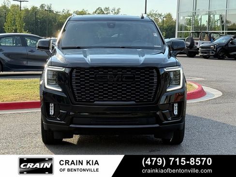 Used 2021 GMC Yukon Denali w/ Denali Premium Package AWD/4WD image 2