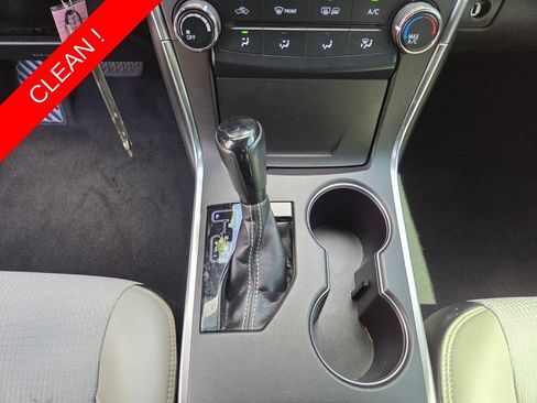Certified 2017 Toyota Camry SE w/ Moonroof Package FWD image 27