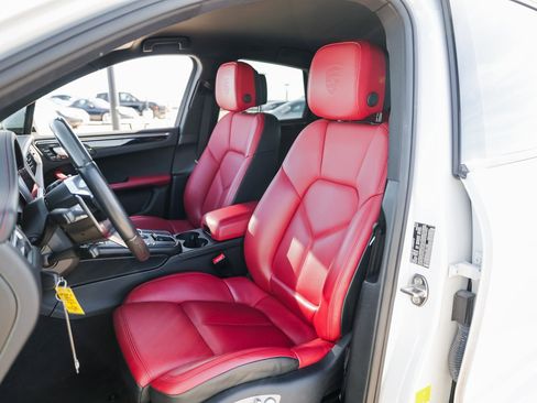 Certified 2020 Porsche Macan S image 5