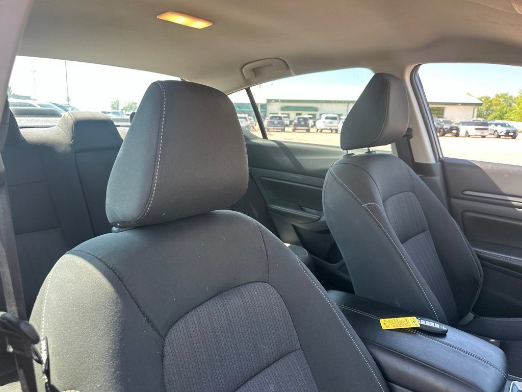 Used 2025 Nissan Altima 2.5 SV AWD/4WD image 31