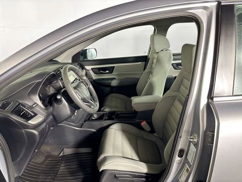 Used 2017 Honda CR-V LX image 11