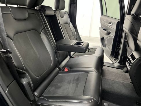 Used 2024 Jeep Grand Cherokee Altitude image 17