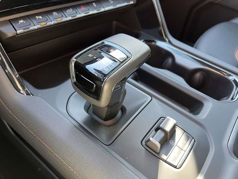 Used 2025 GMC Sierra 1500 AT4 w/ AT4 Premium Package AWD/4WD image 25