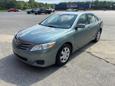 Used 2011 Toyota Camry LE FWD image 10
