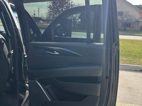 Used 2020 Cadillac Escalade ESV Platinum image 43
