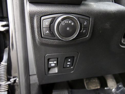 Used 2015 Ford F150 XLT w/ Equipment Group 302A Luxury image 19