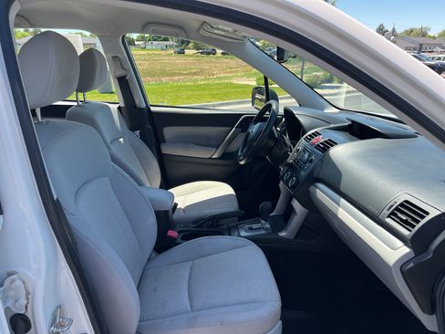 Used 2014 Subaru Forester 2.5i AWD/4WD image 25