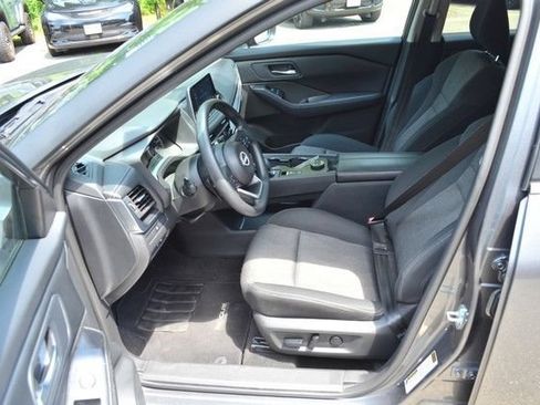 Used 2024 Nissan Rogue SV AWD/4WD image 17