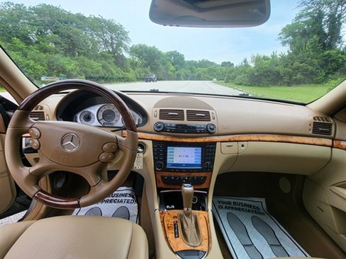 Used 2008 Mercedes-Benz E 350 Sedan image 11