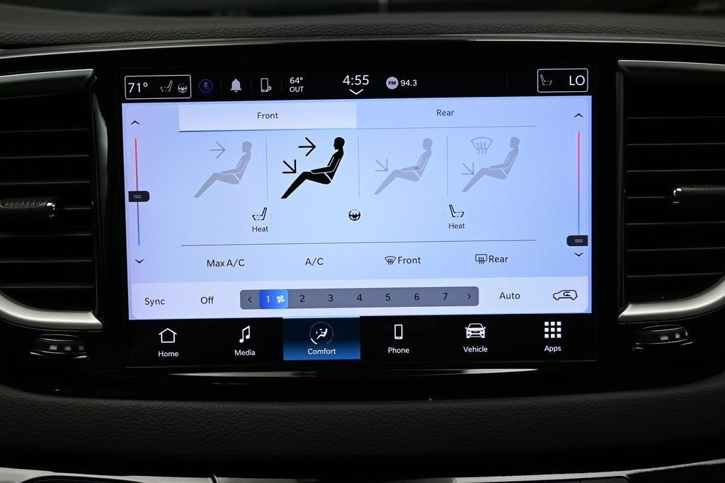 Used 2024 Chrysler Pacifica Touring-L FWD image 26