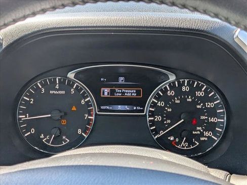 Used 2019 Nissan Pathfinder SL image 11