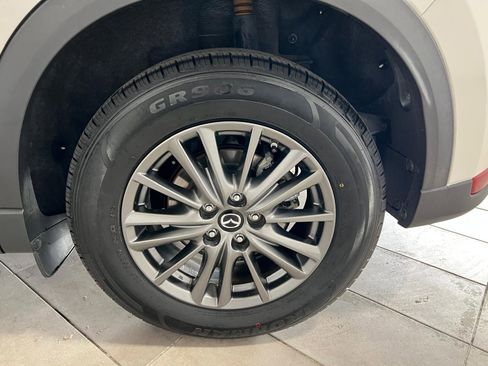 Used 2017 MAZDA CX-5 Touring w/ Preferred Equipment Package image 11