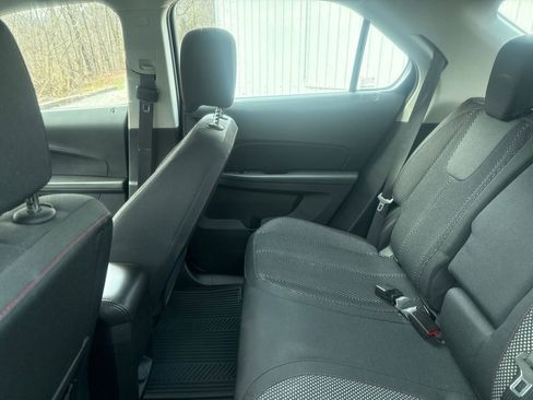 Used 2017 Chevrolet Equinox L image 10
