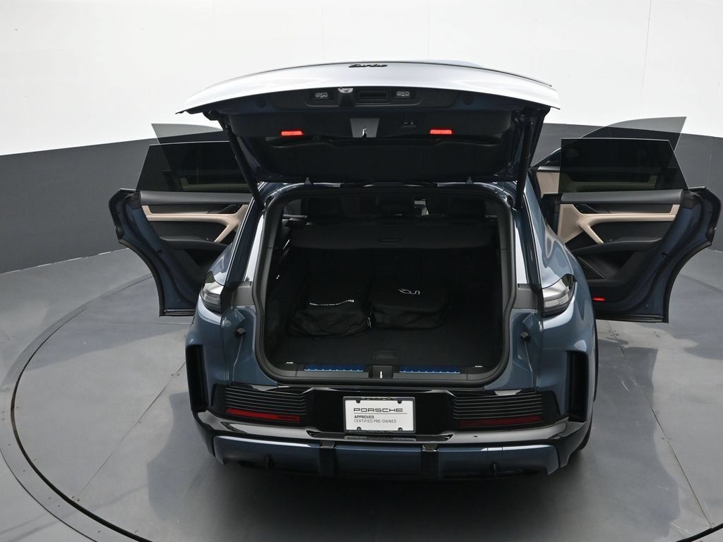 Certified 2026 Porsche Cayenne Turbo AWD/4WD image 29