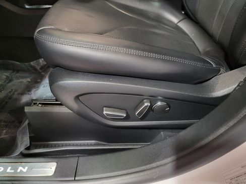 Used 2020 Lincoln Nautilus Reserve image 15