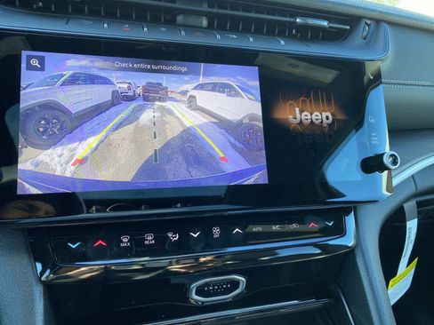 New 2026 Jeep Grand Cherokee Limited w/ Limited Altitude Package image 11