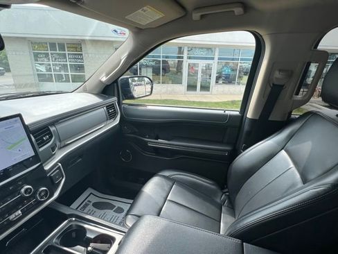 Used 2024 Ford Expedition XLT AWD/4WD image 22